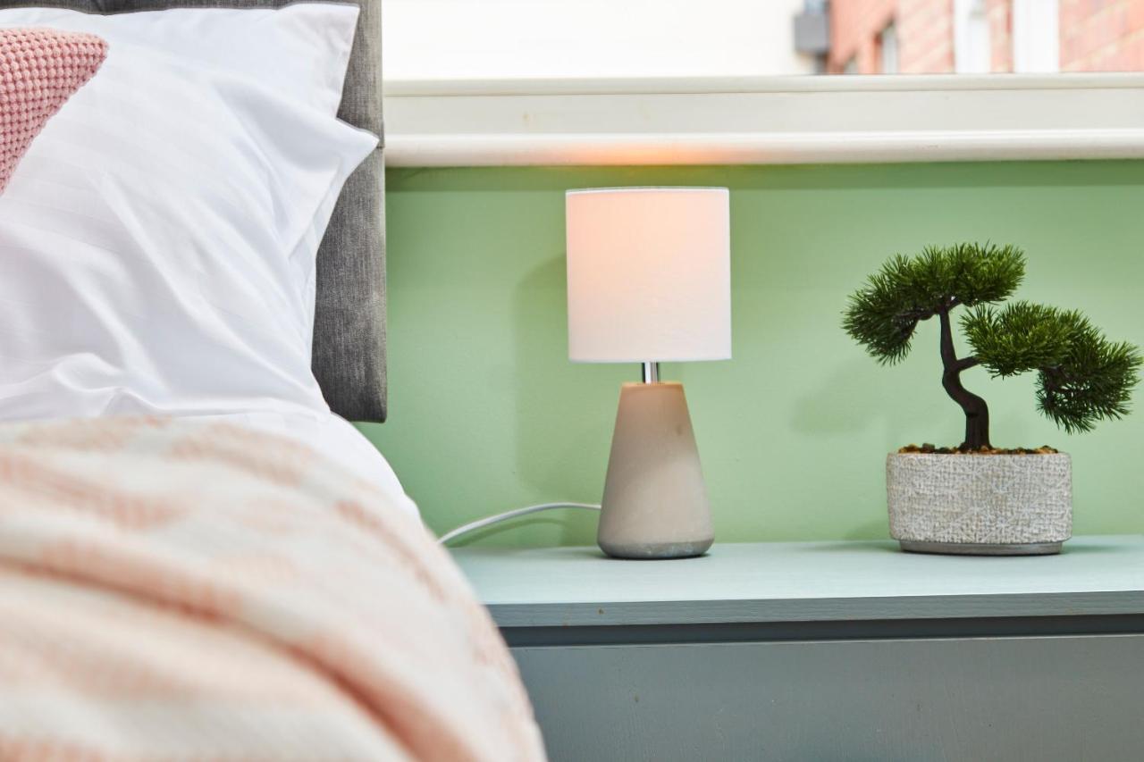 Stunning City Centre 3 Bed, 3 Bath - Sleeps 8! Lejlighed Leeds  Eksteriør billede